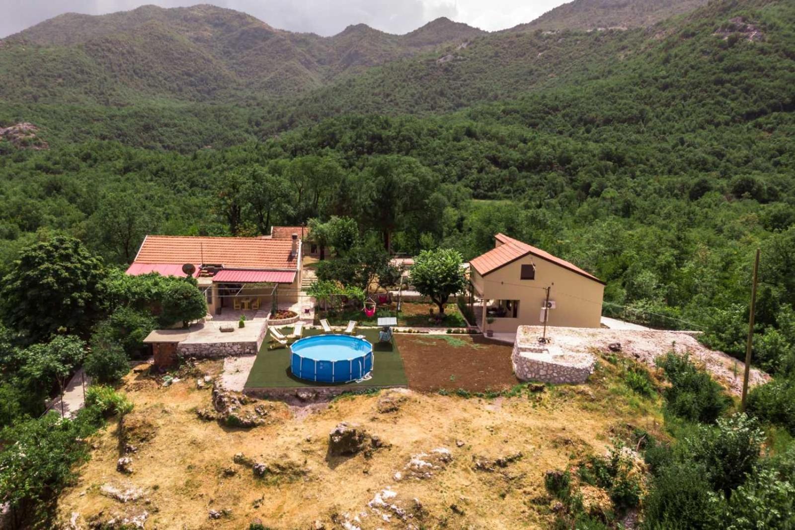 Aria Apartment Cetinje Bagian luar foto